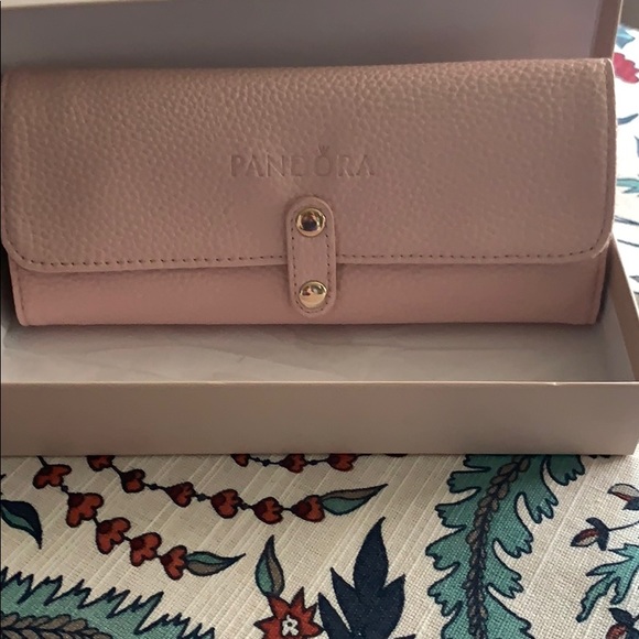 Pandora New in Box Leather Organizer Case/Wallet - Picture 3 of 7